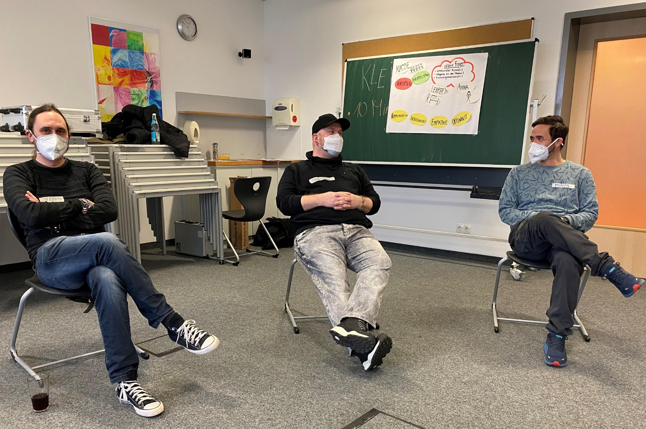 „Bevor du über mein Leben urteilst, ziehe meine Schuhe an und laufe meinen Weg.“ Ein Thementag in Psychologie (von Dr. Ulrike Roppelt)