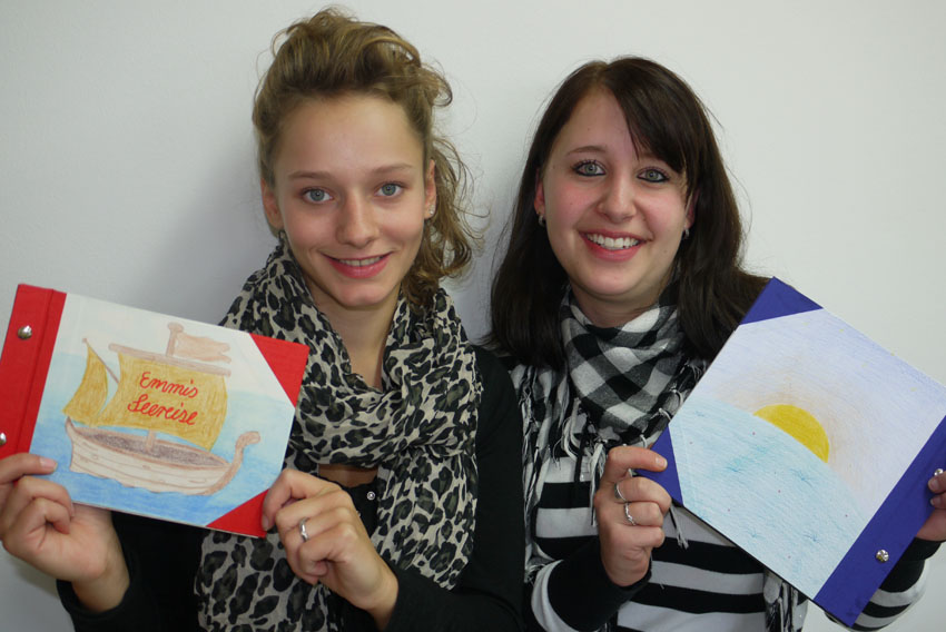 Bücherausstellung, Ramona und Johanna