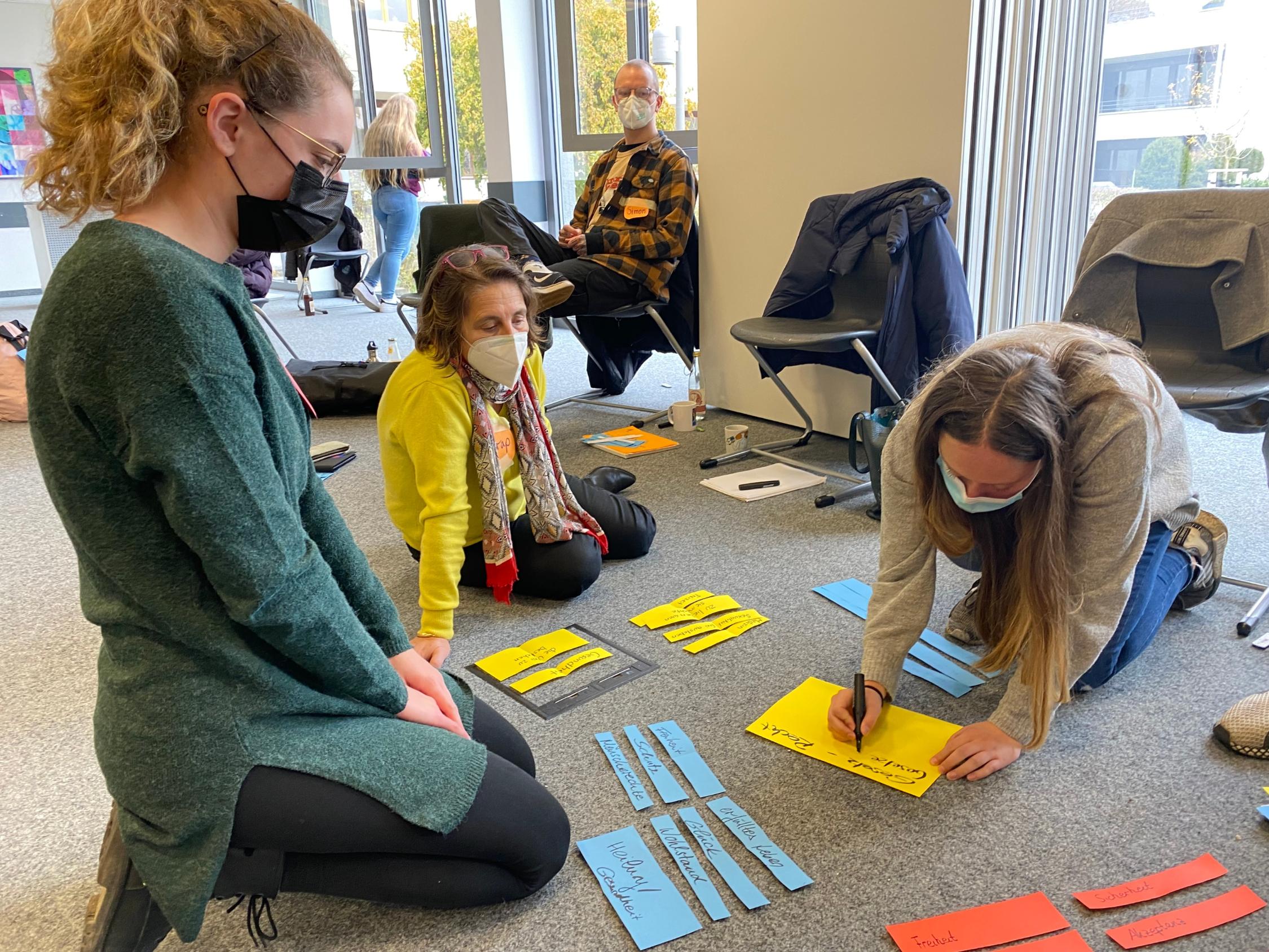 „Die Kunst, einen Kürbis zu teilen“ - Demokratie (er)leben mit Betzavta