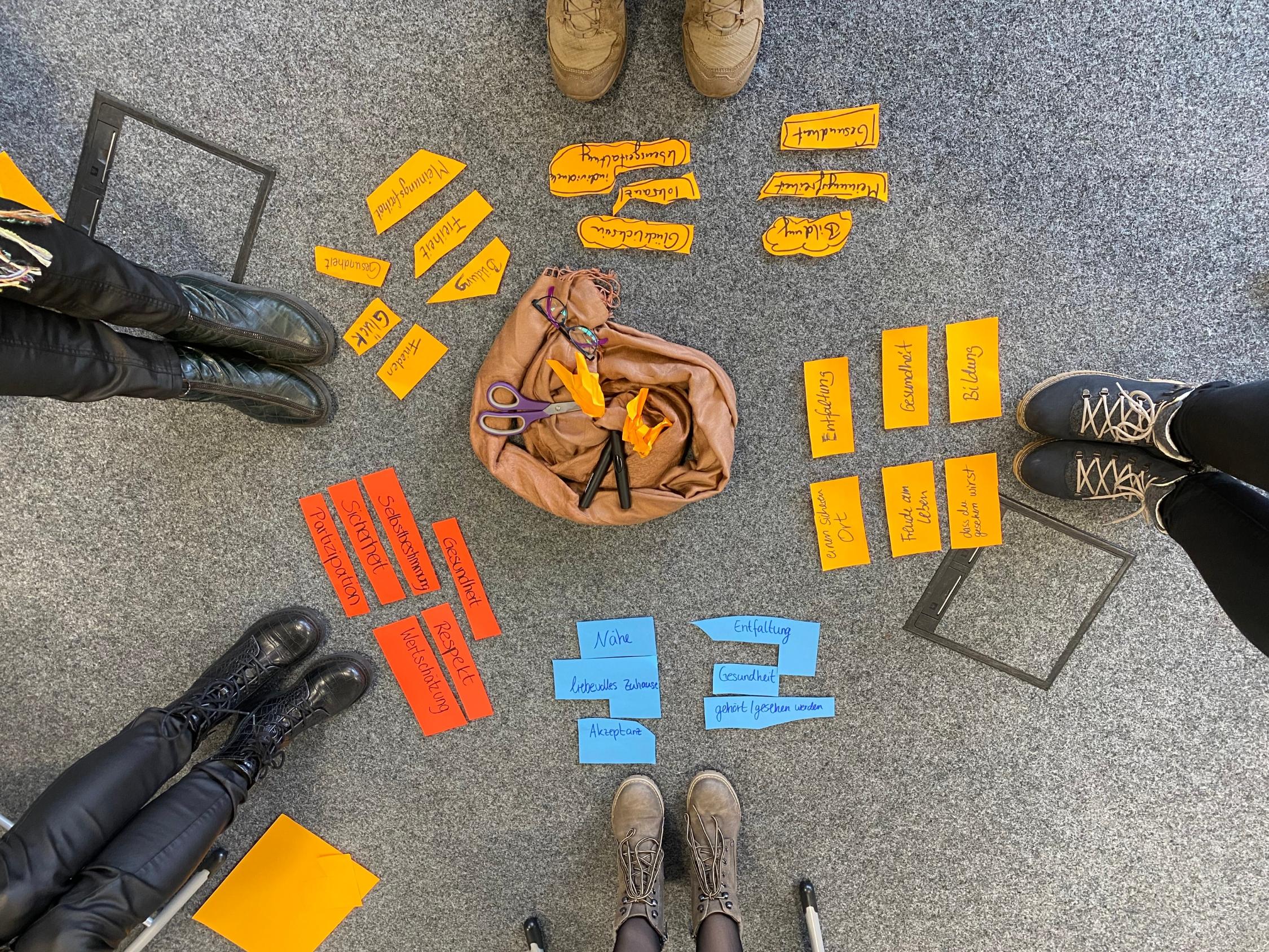 „Die Kunst, einen Kürbis zu teilen“ - Demokratie (er)leben mit Betzavta