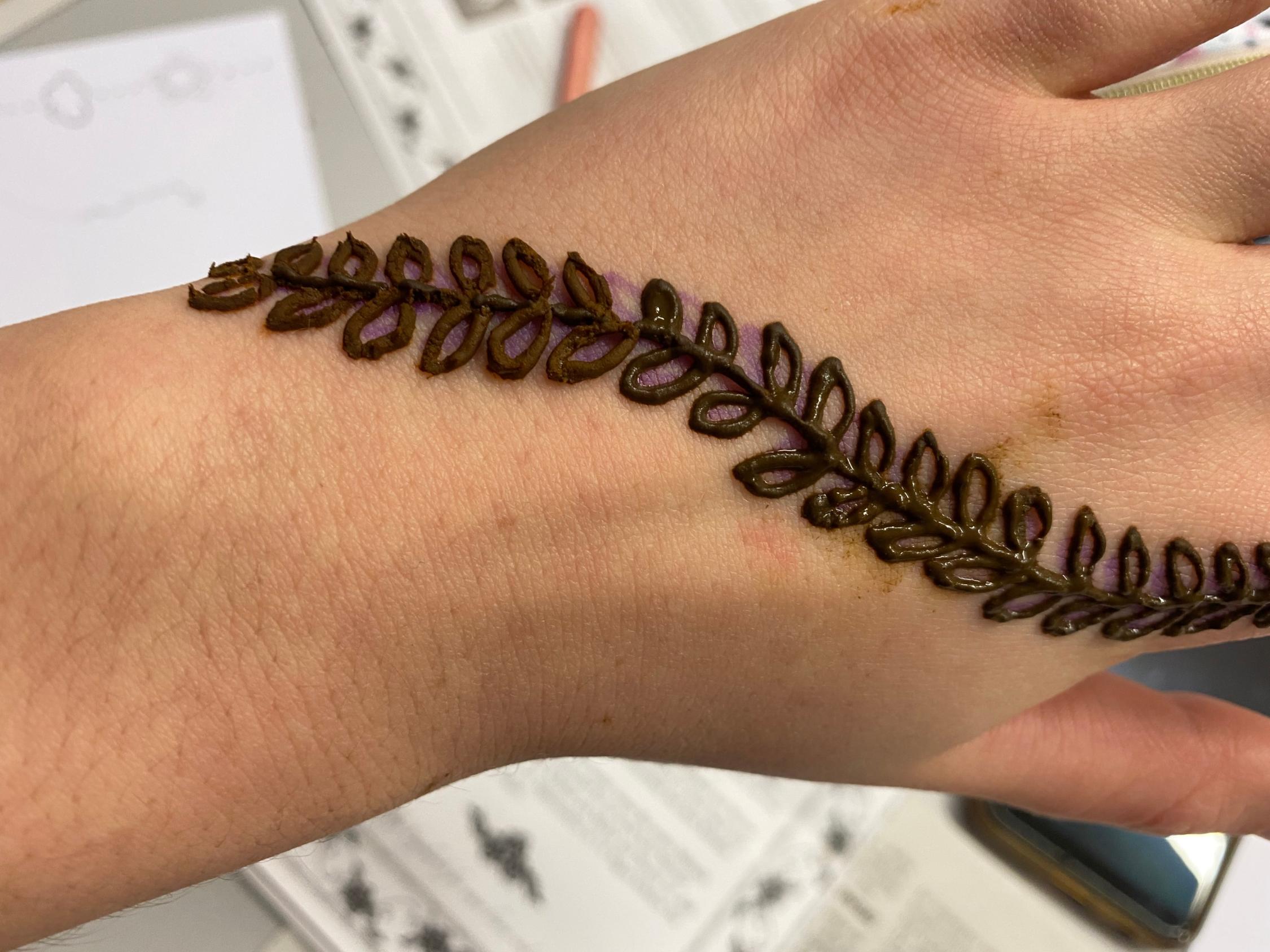 Henna und Kalligraphie