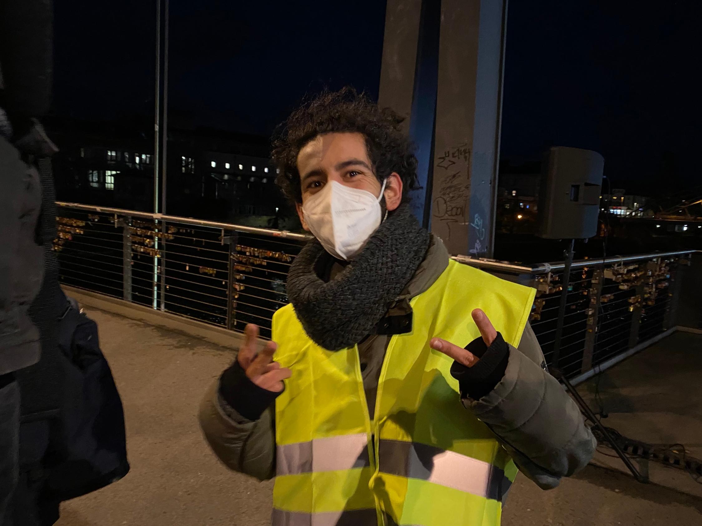 Solidarische Menschenkette