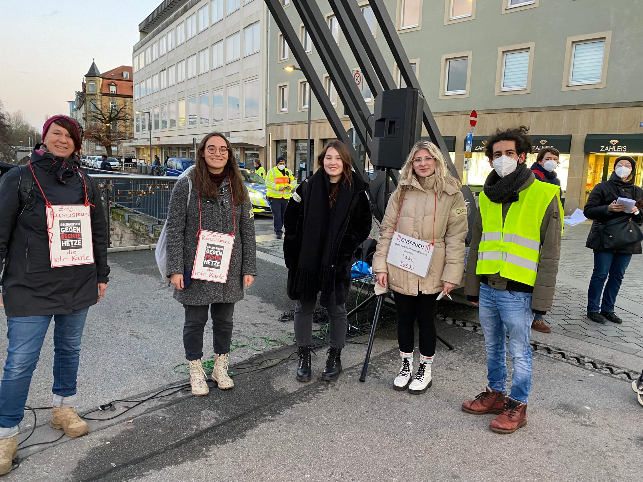 Solidarische Menschenkette