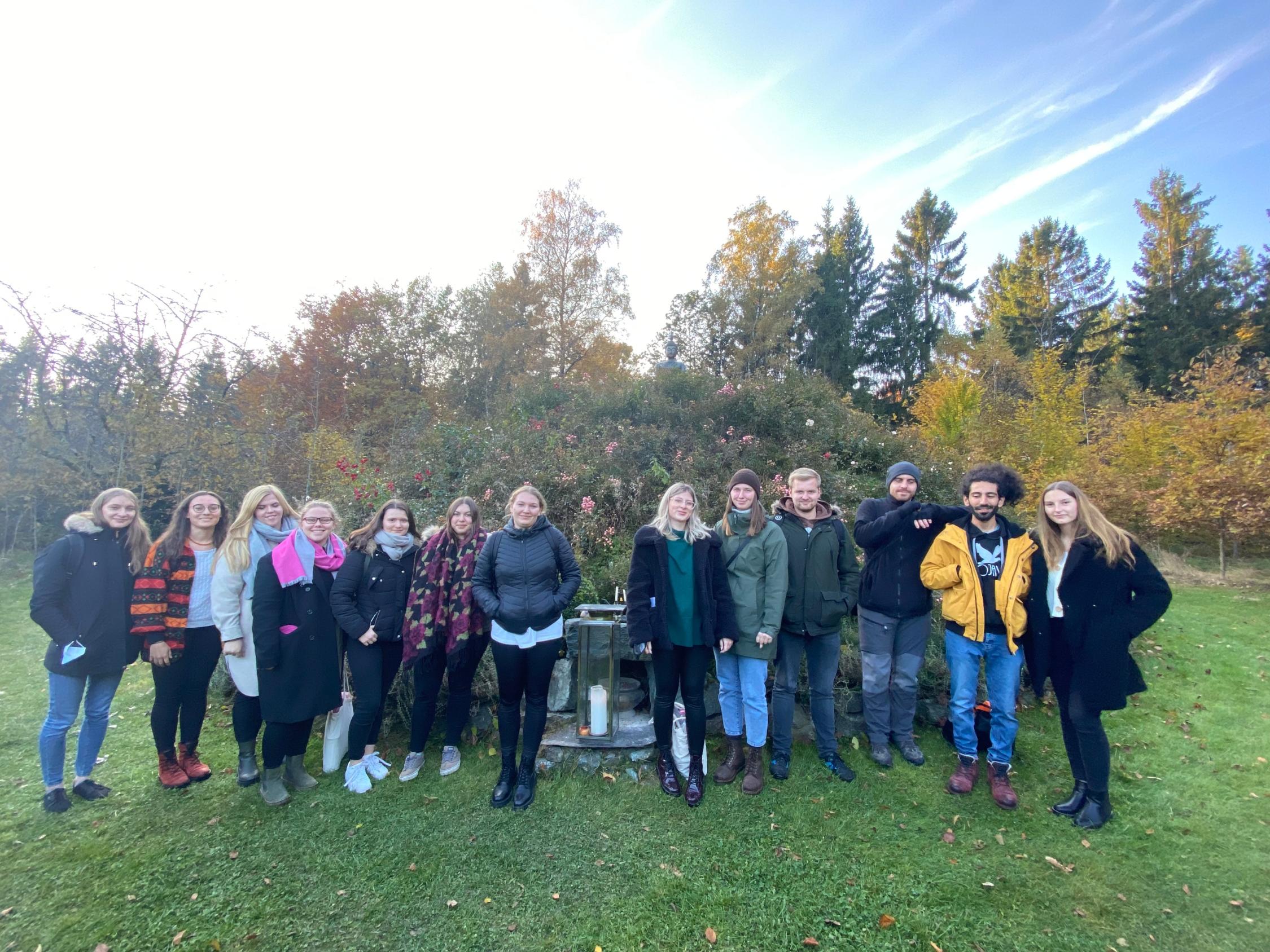 Wie wollen wir leben - Besuch im buddh. Kloster