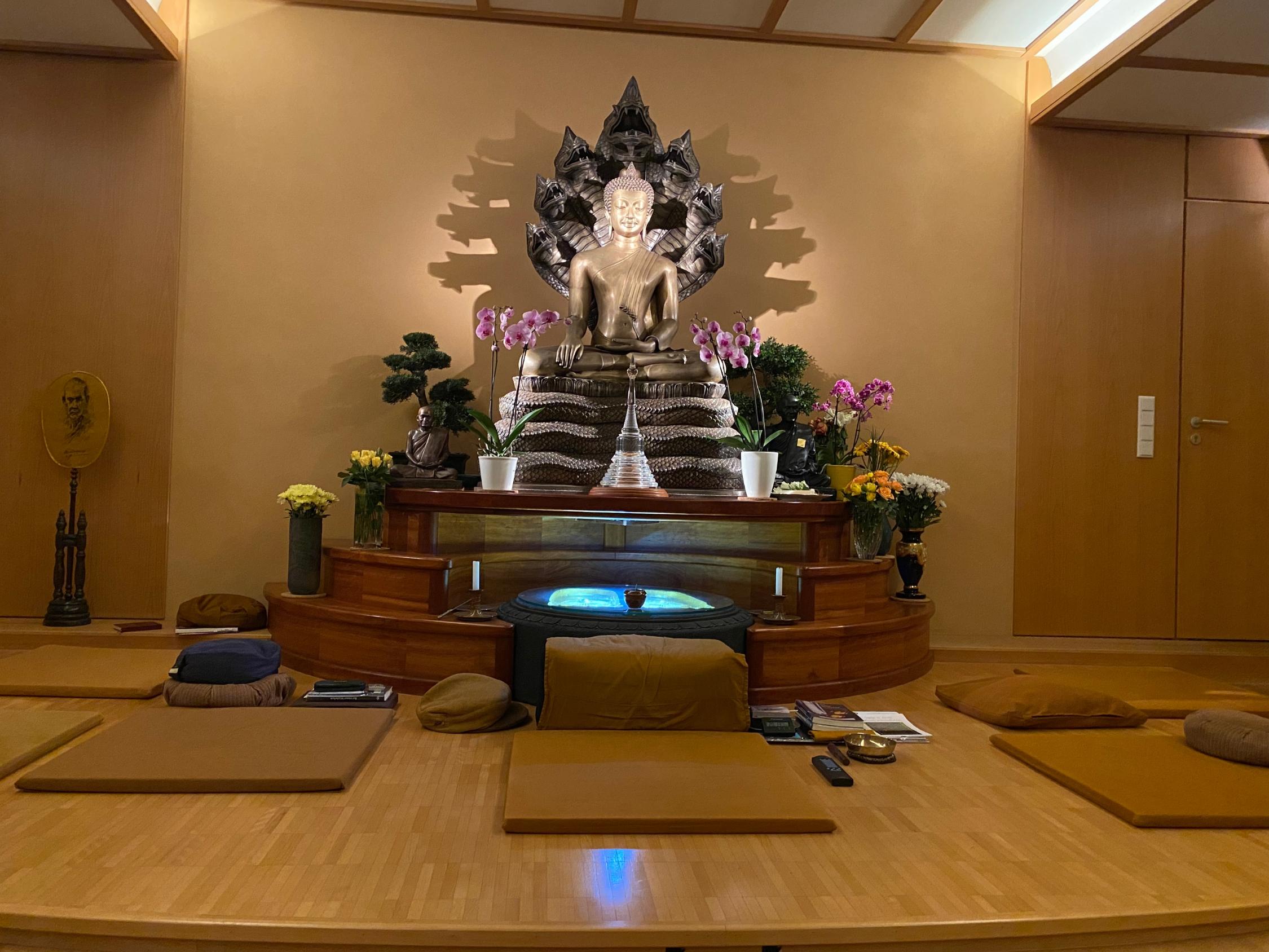 Wie wollen wir leben - Besuch im buddh. Kloster