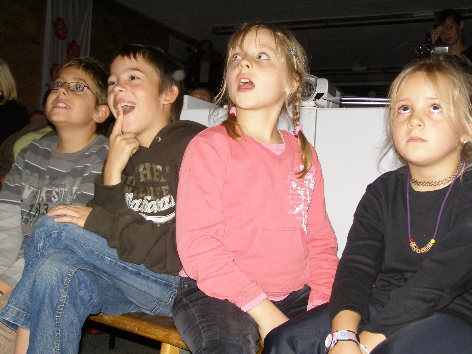 gespannte-kinder-jpg